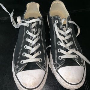 Black unisex converse